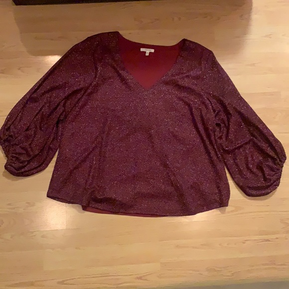 Maurices Tops - Maurice’s XL, shimmery maroon